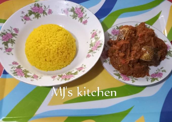 Tumeric rice and fish sauce