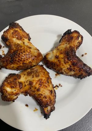 Una foto de Alitas con miel y mostaza