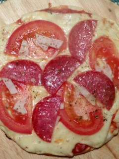 Una foto de Pizza fácil en masa de tortillas