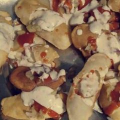 A picture of Dahi wale golgappe.