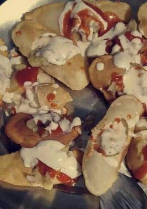 A picture of Dahi wale golgappe.