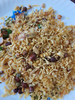 पोहा (poha recipe in Hindi) रेसिपी मुख्य फोटो