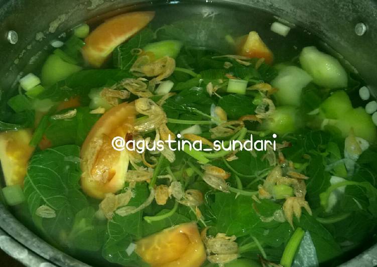 Langkah Mudah untuk Menyiapkan 65. Sayur Bening Bayam Oyong, Lezat Sekali