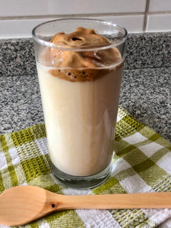 Una foto de Café Dalgona