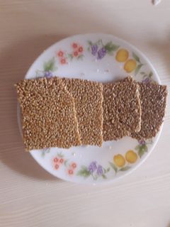 તલની ચીકી(Til Chikki recipe in Gujarati) રેસીપી મુખ્ય ફોટો