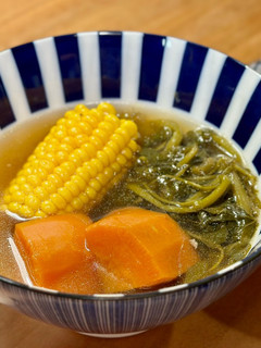 【煲湯】西洋菜玉米豬𦟌湯 的食譜成品照片