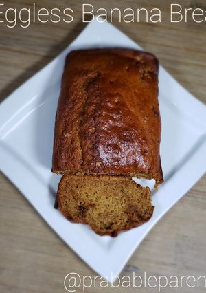 A picture of Eggless banana bread 🍞.