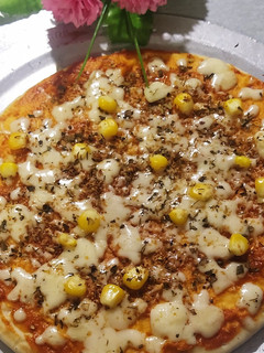 માર્ગેરિટા પીઝા (Margherita Pizza Recipe In Gujarati) રેસીપી મુખ્ય ફોટો