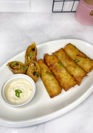 A picture of Chicken vegetable spring rolls.