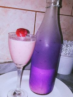 صورة لوصفة سموثي فراولة وموز🍓🍌