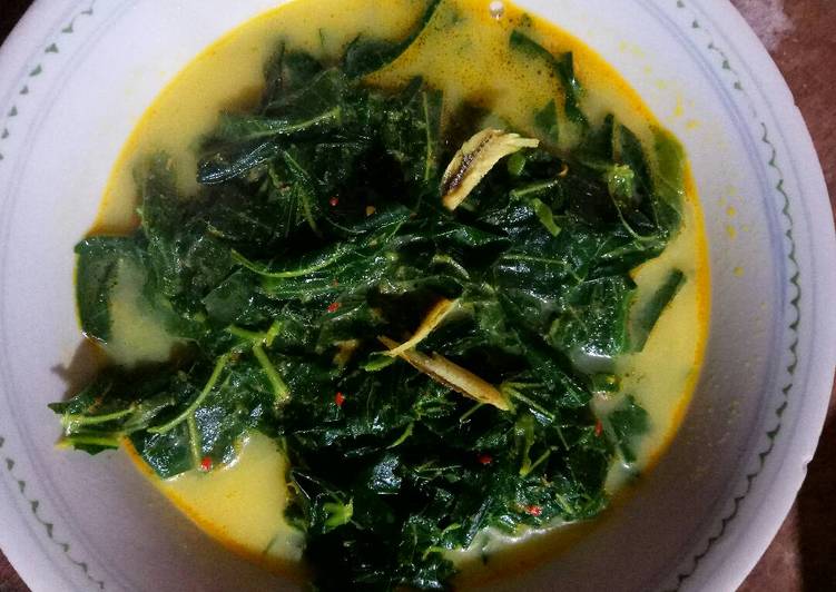 Gulai daun ubi