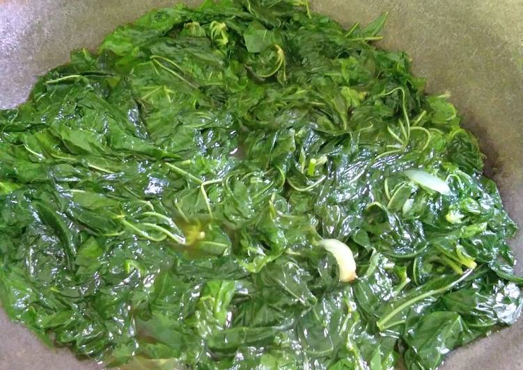 Resep Rebus daun singkong (tips biar hijau dan lembut) oleh Dina Syamer