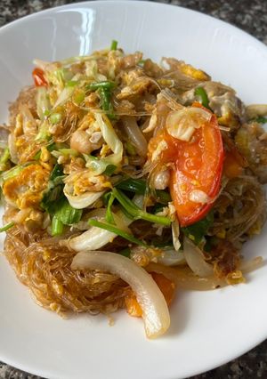 รูปของ วุ้นเส้นผัดไข่หมูสามชั้น