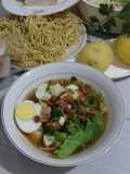 Mie kuah selada