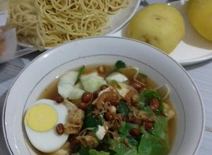 Foto resep Mie kuah selada
