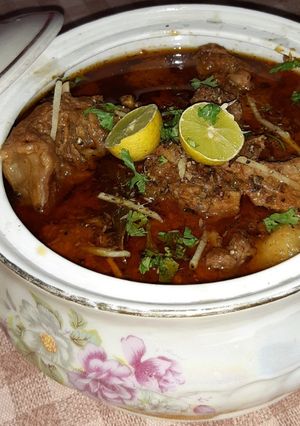 A picture of Mutton dahi gravy.