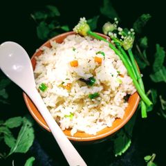A picture of Burnt garlic fried rice.
