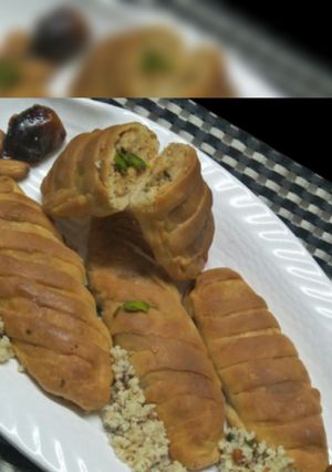 A picture of Paneer stuffed (sweet) baked rolls.