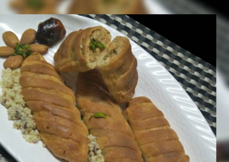 Recipe: Yummy Paneer stuffed (sweet) baked rolls