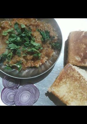 पाव भाजी (Pav bhaji recipe in Hindi) रेसिपी मुख्य फोटो