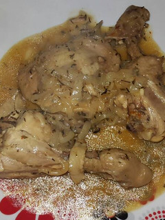 Una foto de Pollo en salsa de cebolla