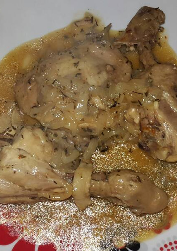 Una foto de Pollo en salsa de cebolla