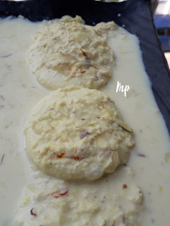रसमलाई (Rasmalai recipe in hindi) रेसिपी मुख्य फोटो