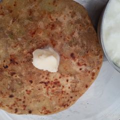 A picture of Aaloo paratha.