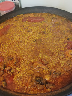 Una foto de Paella de marisco ❤️