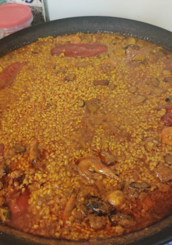 Una foto de Paella de marisco ❤️