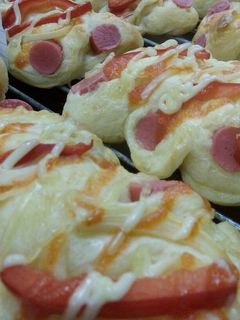 Foto resep Pizza sosis bread