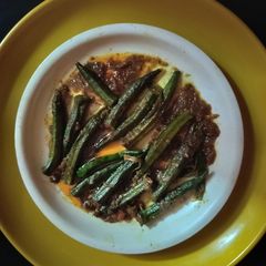A picture of Bhindi curry.