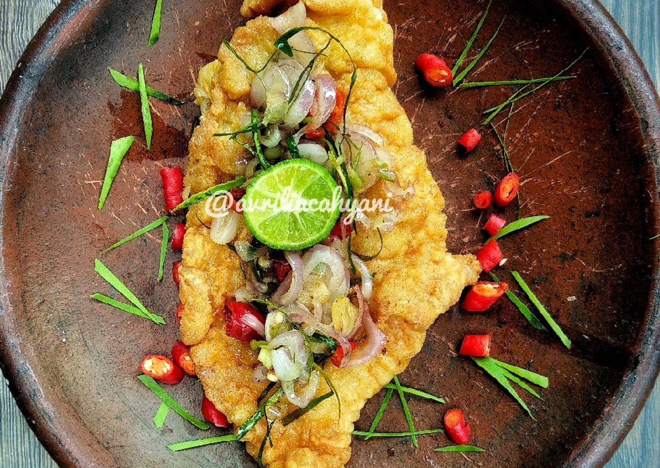 Bagaimana Membuat Ayam Geprek Crispy Sambal Matah, Lezat