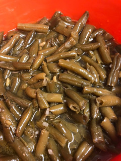 A picture of Southern smoky green beans.