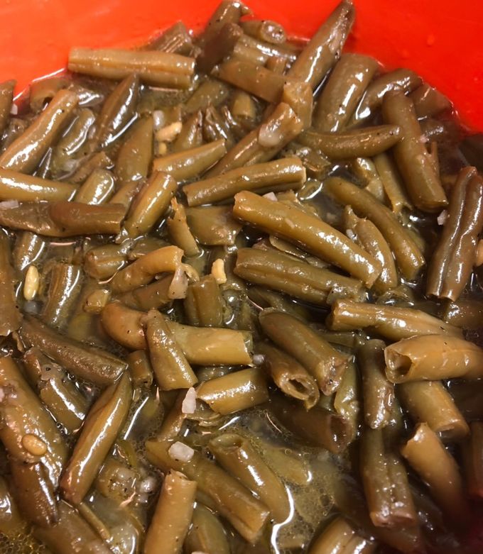 A picture of Southern smoky green beans.