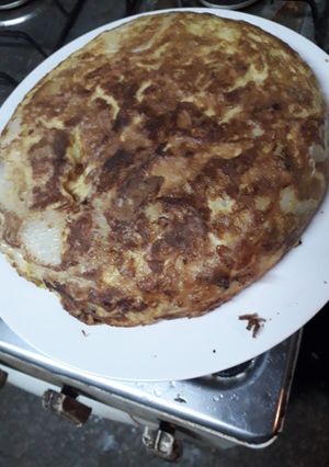 Una foto de Tortilla de papa rellena✌