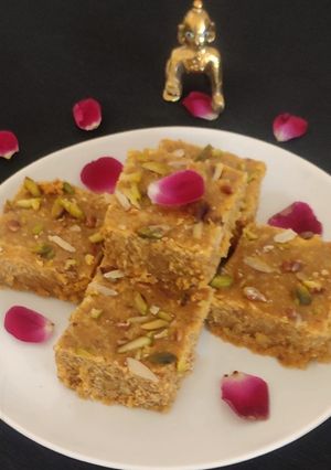 મોહનથાળ (Mohanthal Recipe in Gujarati) રેસીપી મુખ્ય ફોટો