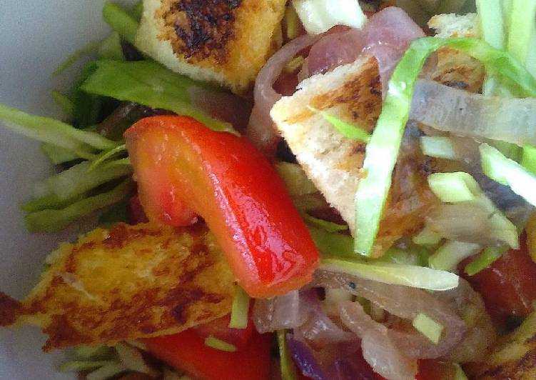 How to Make Any-night-of-the-week Crouton salad