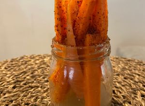 Una foto de Bastones de zanahoria con limón y Tajín