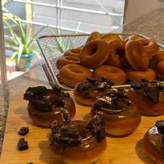 Una foto de Mini Donitas de Nutella con Oreo