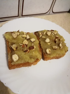 Una foto de Tostadas de compota de manzana