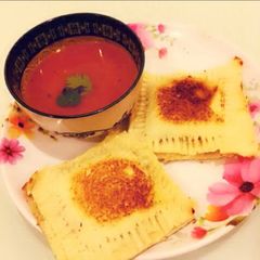 A picture of Ravioli Sandwich.