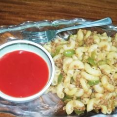 A picture of Macaroni.