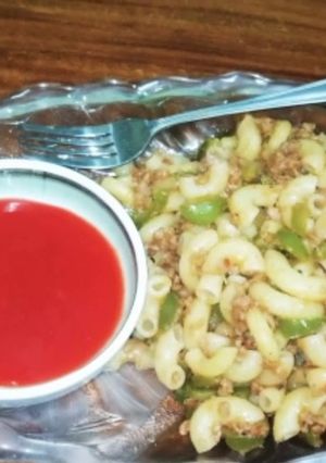 A picture of Macaroni.