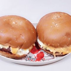 A picture of Veggie Mayonnaise Burger.