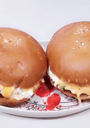 A picture of Veggie Mayonnaise Burger.