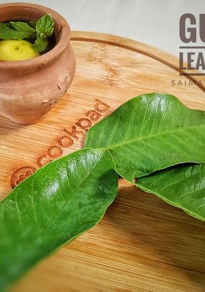 A picture of Guava leaves tea.