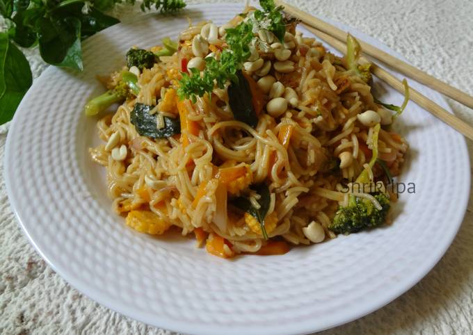 Vegetarian Thai Noodles: Gluten free and Vegan