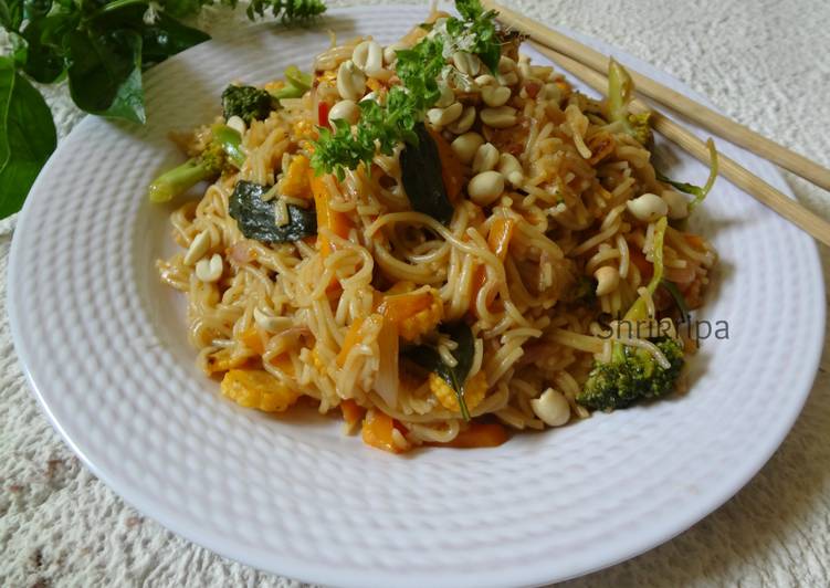 Simple Way to Prepare Perfect Vegetarian Thai Noodles: Gluten free and Vegan