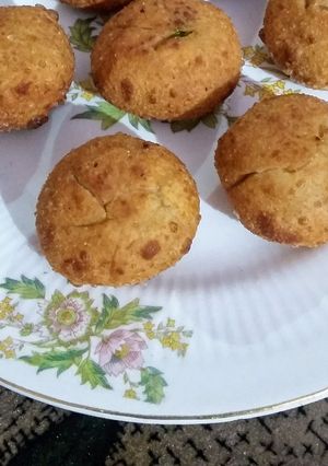 A picture of Matar kachori.